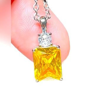 💛Pretty canary yellow faceted rectangular stone with accent and chain